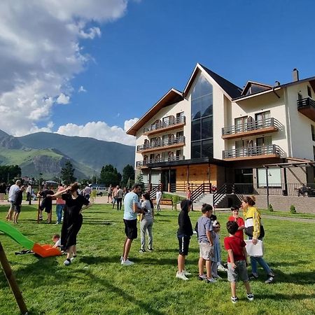 Suatis Resort Kazbegi Exteriör bild