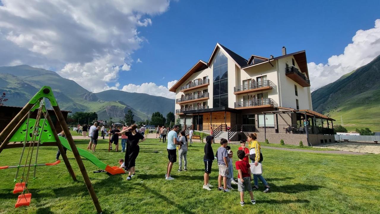 Suatis Resort Kazbegi Exteriör bild