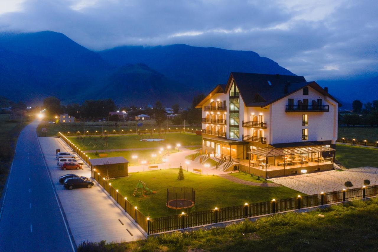 Suatis Resort Kazbegi Exteriör bild